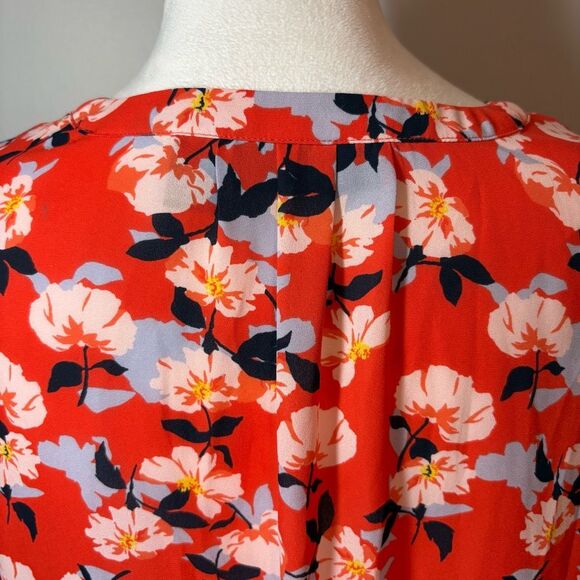Cynthia Rowley red floral flowy lightweight blouse size M - Picture 5 of 10